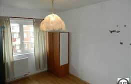 Apartament de vanzare cu 3 camere, 66 mp, decomandat, zona BRD,cu loc de parcare