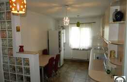 Apartament de vanzare cu 3 camere, 66 mp, decomandat, zona BRD,cu loc de parcare