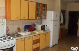 Vanzare apartament 3 camere, 68 mp, decomandat, zona OMV