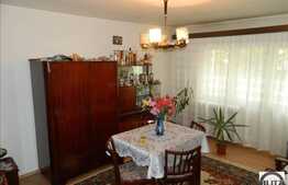 Apartament de vanzare cu 3 camere, decomandate, 65 mp, cu garaj