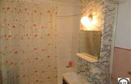 Apartament de vanzare cu 3 camere, decomandate, 65 mp, cu garaj