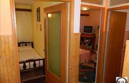 Apartament de vanzare cu 3 camere, decomandate, 65 mp, cu garaj