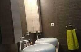 3 camere, 120 mp, scara interioara, parcare, zona liceului Edmond Nicolau