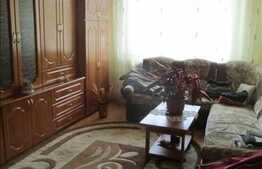 Vanzare apartament 3 camere, 70 mp, decomandat, boxa, zona strazii Mehedinti