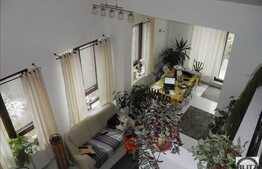 4 camere, decomandat, 158 mp, terasa 31 mp, zona strazii Plopilor