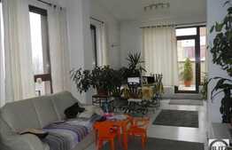 4 camere, decomandat, 158 mp, terasa 31 mp, zona strazii Plopilor