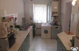 Vanzare apartament 3 camere, 80 mp, decomandat, garaj, zona Parcul Colina