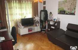 Vanzare apartament 3 camere, 80 mp, decomandat, garaj, zona Parcul Colina