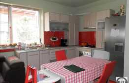 Vanzare apartament 3 camere, 57 mp, terasa, boxa subsol, zona strazii Buna Ziua