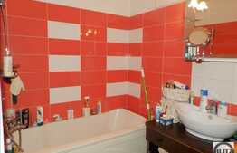 Vanzare apartament 3 camere, 57 mp, terasa, boxa subsol, zona strazii Buna Ziua