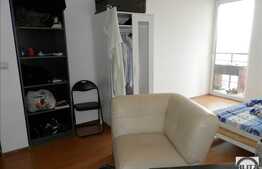 Vanzare apartament cu 3 camere, 75 mp, terasa 80 mp, loc parcare
