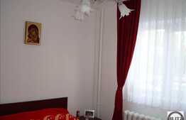 Apartament de vanzare, 2 camere, decomandat, etaj intermediar, zona Primaverii!