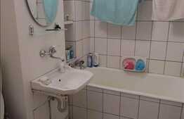 De vanzare garsoniera, 28 mp, boxa subsol, zona strazii Parang