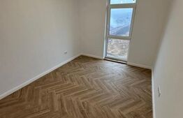 Apartament de vanzare, cu 3 camere, 70 mp, zona Dambul-Rotund