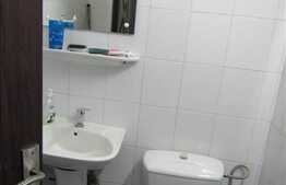 Vanzare apartament 3 camere, 79 mp, decomandat, boxa, zona strazii Arinilor