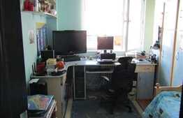 Vanzare apartament 3 camere, 79 mp, decomandat, boxa, zona strazii Arinilor