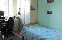 Vanzare apartament 3 camere, 79 mp, decomandat, boxa, zona strazii Arinilor
