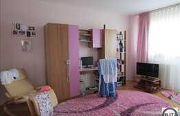 Vanzare apartament 3 camere, 79 mp, decomandat, boxa, zona strazii Arinilor