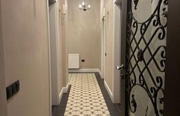 Apartament de vanzare, 2 camere, 50 mp, decomandat, tavan inalt, zona Centrala