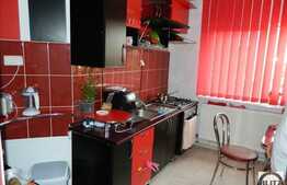 Vanzare apartament 3 camere, 80 mp, loc parcare, zona strazii Pintea Viteazul