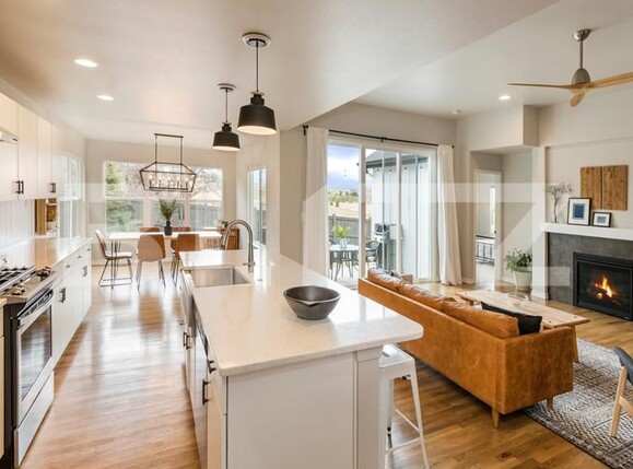 Apartament de vânzare 4+ camere Tractorul - 166044AV | BLITZ Brașov | Poza1