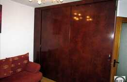 3 camere, decomandate, mobilat modern, 71 mp , 2 parcari, zona Aurel Vlaicu