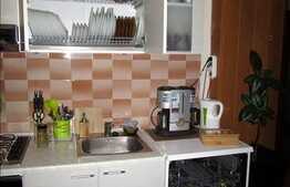 3 camere, decomandate, mobilat modern, 71 mp , 2 parcari, zona Aurel Vlaicu