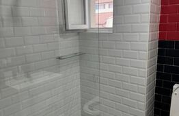 Apartament 2 camere, etaj intermediar, parcare, zona VIVO