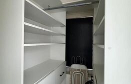 Apartament 2 camere, etaj intermediar, parcare, zona VIVO