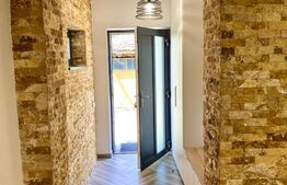 Casa LUX cu 3 camere, 81 mp, parcare, zona semicentrala