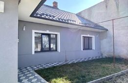 Casa LUX cu 3 camere, 81 mp, parcare, zona semicentrala