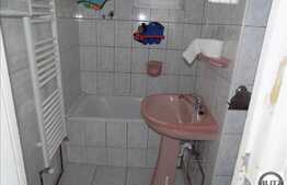 Vanzare apartament 4 camere, 52,70 mp, etaj intermediar, zona strazii Parang