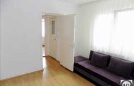 Vanzare apartament 4 camere, 52,70 mp, etaj intermediar, zona strazii Parang