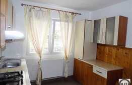 Vanzare apartament 4 camere, 52,70 mp, etaj intermediar, zona strazii Parang