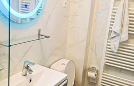 Casa cu 2 apartamente la curte comuna, pt investitie 