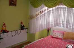 De vanzare apartament cu 2 camere, cu 2 balcoane, 60 mp