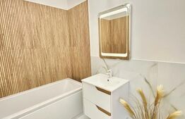 Apartament semidecomandat, totul nou, terasa de 15 mp, parcare, zona Terra