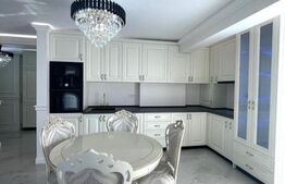 Apartament modern, 3 camere, 70 mp, parcare, zona Vivo