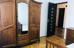 Apartament 3 camere, 72 mp, decomandat, garaj, parcare, boxa, zona strazii Vanatorului