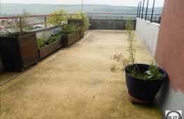 Vanzare 2 camere, 68 mp, 2 balcoane, TERASA de 54 mp! Zona Vivo!