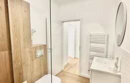 Apartament de lux, 2 camere, 55 mp, parcare, etaj intemediar, lift, zona Terra