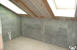 4 camere, 166 mp, semifinisat, terasa 20 mp, parcare, zona Iulius Mall