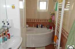 De vanzare apartament 4 camere,93,12 mp,boxa subsol, zona strazii Calea Floresti