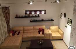 Vanzare apartament 3 camere, 80 mp, loc de parcare, zona strazii Campului