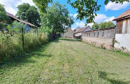 Vânzare Casă în Săcele - Locuință cu Teren Generos cu Potențial -de Renovat