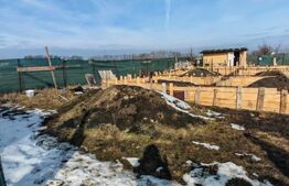 Vanzare teren intravilan cu proiect de casa aprobat