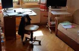 Vanzare apartament 3 camere, 83 mp, garaje, boxa, zona strazii Scortarilor