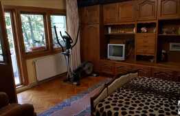 Vanzare apartament 3 camere, 83 mp, garaje, boxa, zona strazii Scortarilor