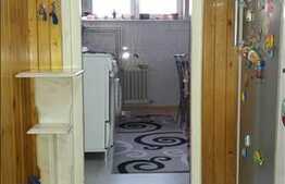 Vanzare apartament 2 camere, decomandat, 52 mp, boxa, garaj, zona Piata Flora