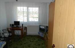 De vanzare apartament 3 camere, 68 mp, decomandat, zona strazii Aurel Vlaicu